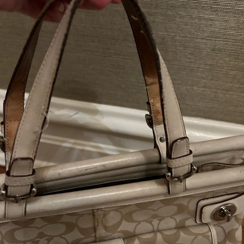 Coach Bag - Picture 4 of 7